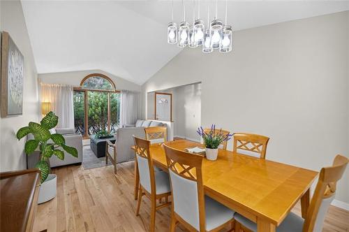 73 High Ridge Rd, Winnipeg, MB - Indoor Photo Showing Dining Room