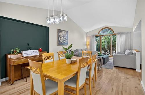 73 High Ridge Rd, Winnipeg, MB - Indoor Photo Showing Dining Room