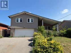 11 FULWELL CRESCENT Toronto, ON M3J 1Y4