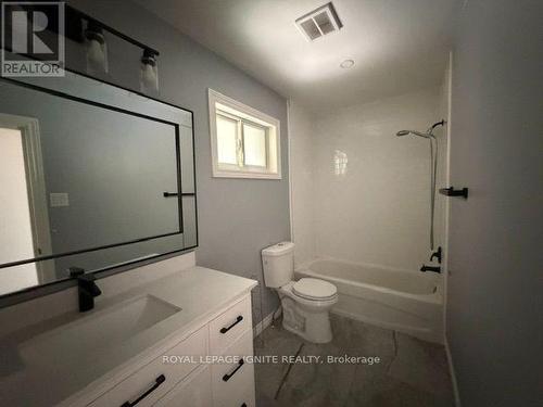 11 Fulwell Crescent, Toronto, ON - Indoor Photo Showing Bathroom