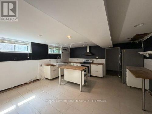 11 Fulwell Crescent, Toronto, ON - Indoor Photo Showing Kitchen