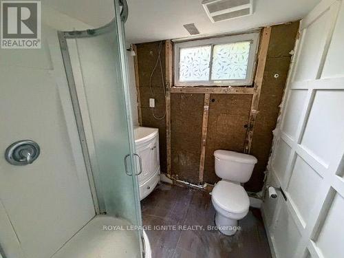 11 Fulwell Crescent, Toronto, ON - Indoor Photo Showing Bathroom