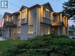 6 GRIGGSDEN AVENUE Toronto, ON M9P 2Z5
