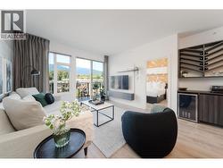 517 725 MARINE DRIVE North Vancouver, BC V7M 0G2