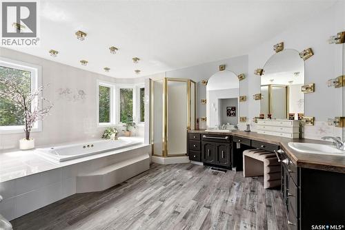 210 Pleasant Avenue, Buena Vista, SK - Indoor Photo Showing Bathroom