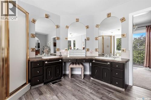 210 Pleasant Avenue, Buena Vista, SK - Indoor Photo Showing Bathroom