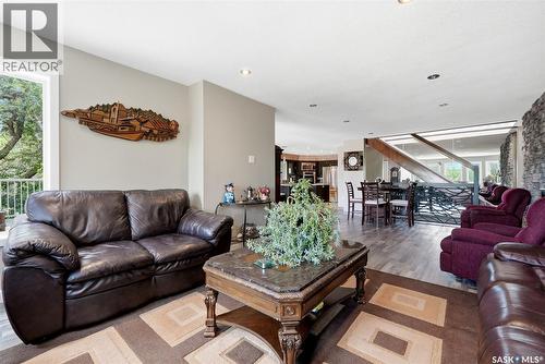 210 Pleasant Avenue, Buena Vista, SK - Indoor Photo Showing Living Room