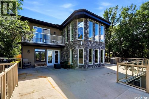 210 Pleasant Avenue, Buena Vista, SK - Outdoor With Balcony