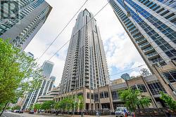 4105 - 763 BAY STREET Toronto, ON M5G 2R3