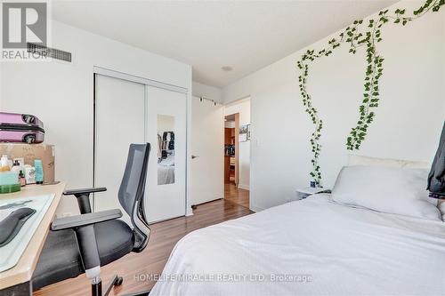 712 - 38 Lee Centre Drive, Toronto, ON - Indoor Photo Showing Bedroom