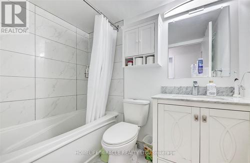 712 - 38 Lee Centre Drive, Toronto, ON - Indoor Photo Showing Bathroom
