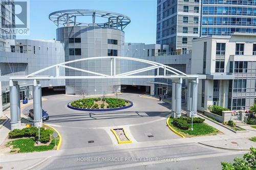 712 - 38 Lee Centre Drive, Toronto, ON - Outdoor