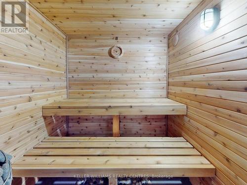 2 Thoroughbred Drive, Oro-Medonte, ON - Indoor Photo Showing Other Room