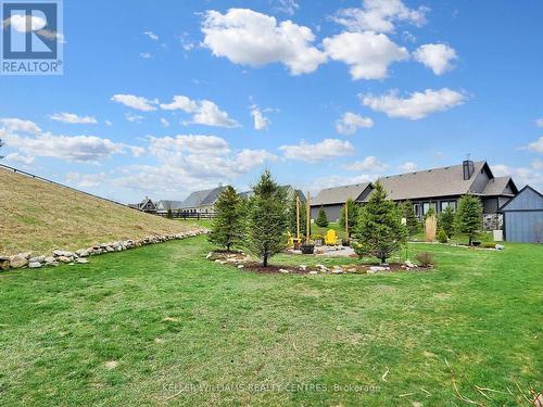 2 Thoroughbred Drive, Oro-Medonte, ON - Outdoor