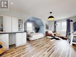 Coach House - 