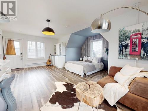 Coach House - 2 Thoroughbred Drive, Oro-Medonte, ON - Indoor