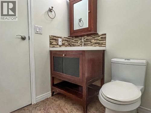 220 Prior Road S Unit# 3, Kelowna, BC - Indoor Photo Showing Bathroom