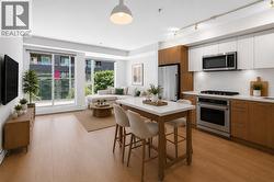 304 384 E 1ST AVENUE  Vancouver, BC V5T 0G5