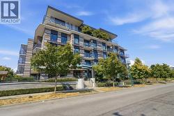 303 477 W 59TH AVENUE  Vancouver, BC V5X 1X4