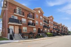 201 - 25 STRANGFORD LANE Toronto, ON M1L 0E5