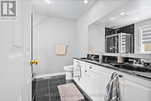 2855 Duncairn Drive, Mississauga, ON - Indoor Photo Showing Bathroom