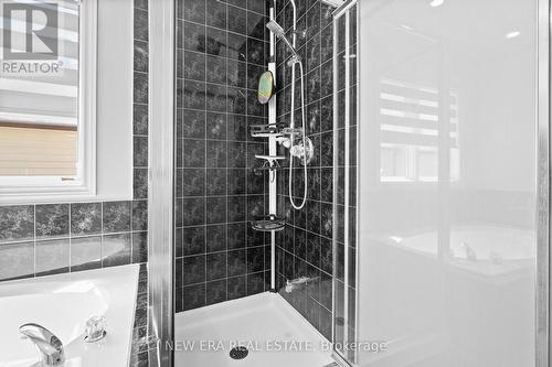 2855 Duncairn Drive, Mississauga, ON - Indoor Photo Showing Bathroom