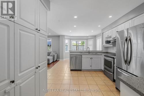 2855 Duncairn Drive, Mississauga, ON - Indoor Photo Showing Kitchen