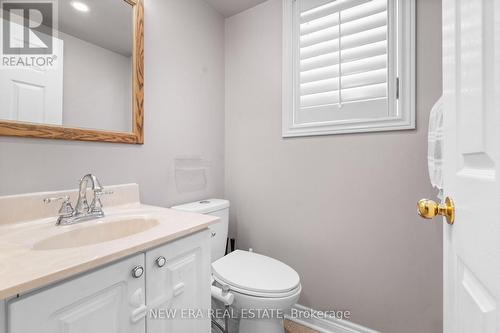 2855 Duncairn Drive, Mississauga, ON - Indoor Photo Showing Bathroom
