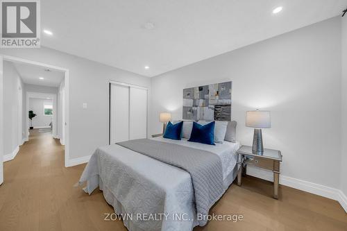 5253 Bushelgrove Circle, Mississauga, ON - Indoor Photo Showing Bedroom