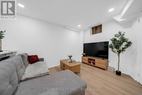 5253 Bushelgrove Circle, Mississauga, ON - Indoor