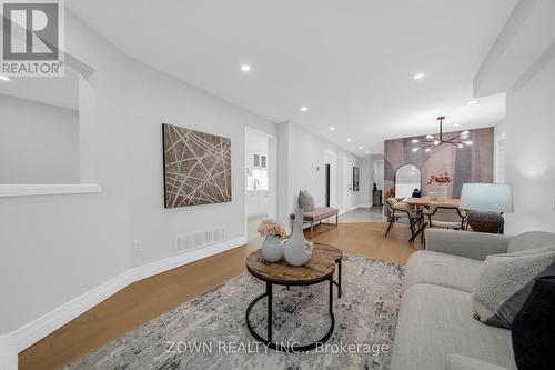 5253 Bushelgrove Circle, Mississauga, ON - Indoor Photo Showing Living Room