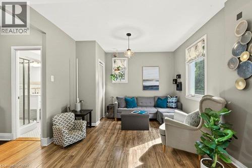 23 Kipling Road, Hamilton, ON - Indoor Photo Showing Living Room