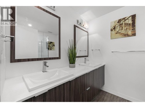 Primary ensuite - 1775 Chapman Place Unit# Ph06, Kelowna, BC 