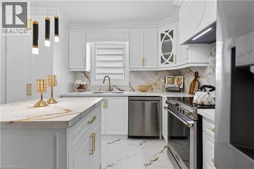 23 Edward Street, Hamilton, ON - Indoor Photo Showing Kitchen With Upgraded Kitchen