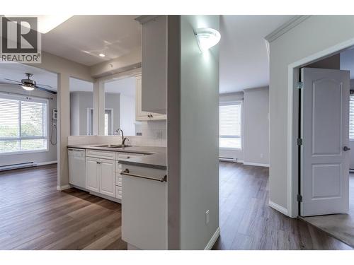 1962 Enterprise Way Unit# 401, Kelowna, BC - Indoor Photo Showing Kitchen