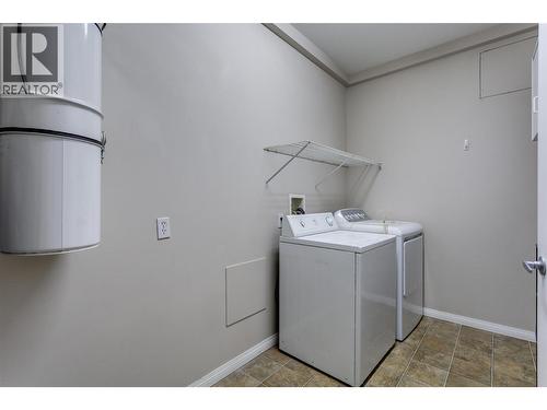 1962 Enterprise Way Unit# 401, Kelowna, BC - Indoor Photo Showing Laundry Room
