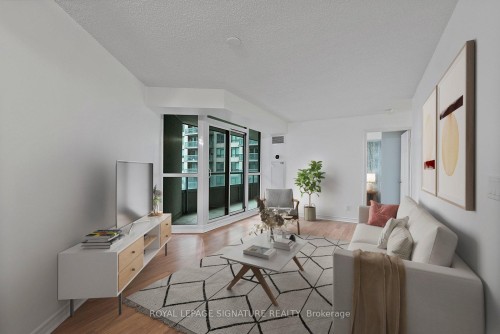 801-19 Grand Trunk Crescent, Toronto, ON - Indoor Photo Showing Living Room