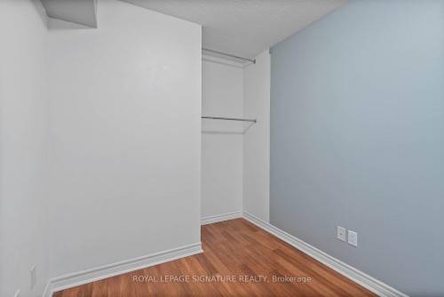 801-19 Grand Trunk Crescent, Toronto, ON - Indoor Photo Showing Other Room