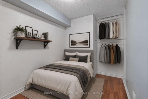 801-19 Grand Trunk Crescent, Toronto, ON - Indoor Photo Showing Bedroom