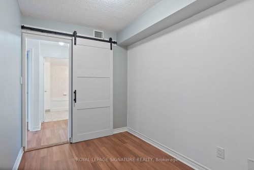 801-19 Grand Trunk Crescent, Toronto, ON - Indoor Photo Showing Other Room