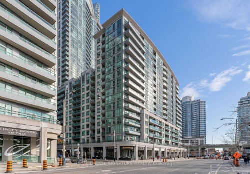 801-19 Grand Trunk Crescent, Toronto, ON - Outdoor With Balcony With Facade