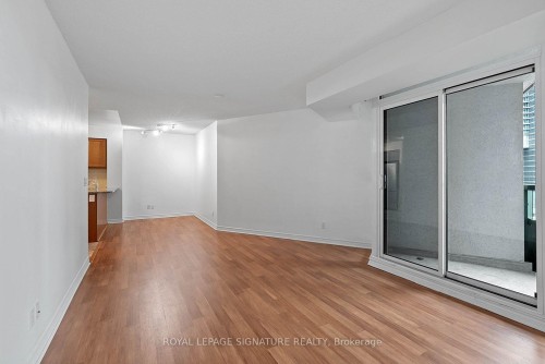 801-19 Grand Trunk Crescent, Toronto, ON - Indoor Photo Showing Other Room
