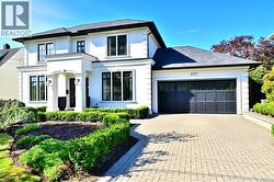 2777 Dewdney Ave  Oak Bay, BC V8R 3M3