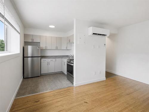 9 394 Talbot Avenue , Winnipeg, Manitoba R2L 0P9 5