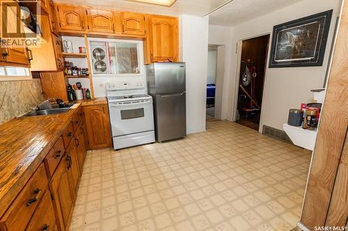 315 Atlantic Avenue, Kerrobert, SK - Indoor Photo Showing Kitchen
