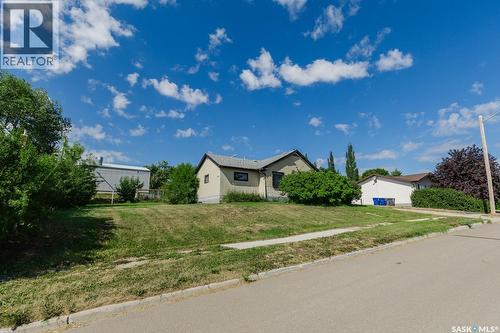 315 Atlantic Avenue, Kerrobert, SK - Outdoor