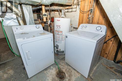 315 Atlantic Avenue, Kerrobert, SK - Indoor Photo Showing Laundry Room