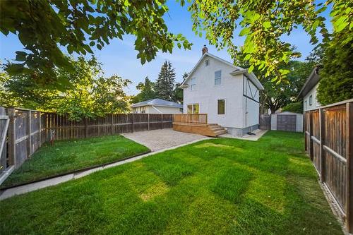 324 Yale Ave, Winnipeg, MB - Outdoor