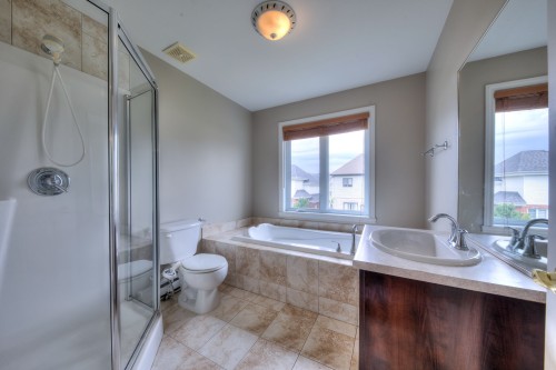 Salle de bains - 6565 Rue Corelli, Brossard, QC - Indoor Photo Showing Bathroom