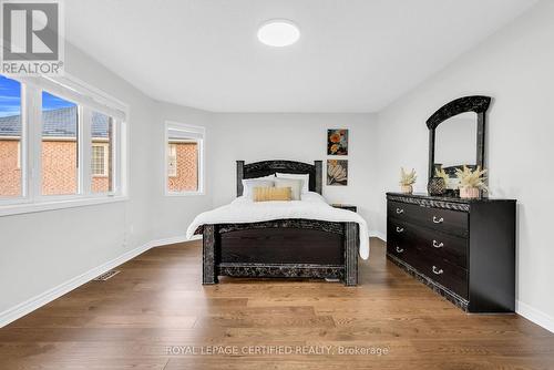 729 Turrell Crescent, Milton, ON - Indoor Photo Showing Bedroom